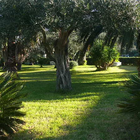 Nefeli 3* Kommeno (Corfu)