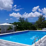 Nefeli Hotel 3*