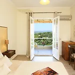 Hotel Nefeli Kommeno (Corfu)