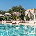 Nefeli Hotel 3*