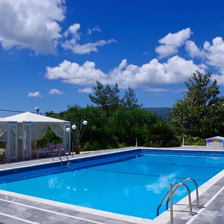 Nefeli Otel 3*