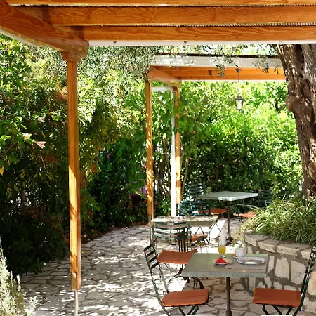 Hotel Nefeli Kommeno (Corfu)