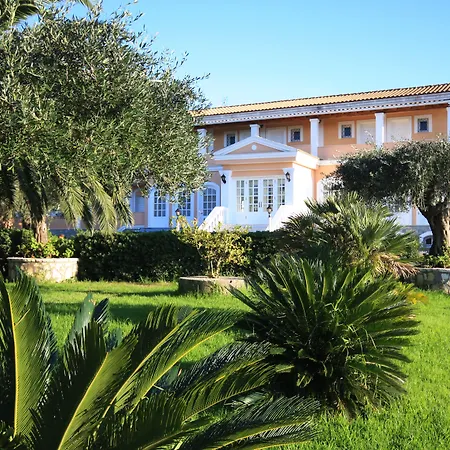 Nefeli Hotel 3*