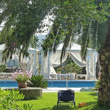 Nefeli Otel Kommeno (Corfu)