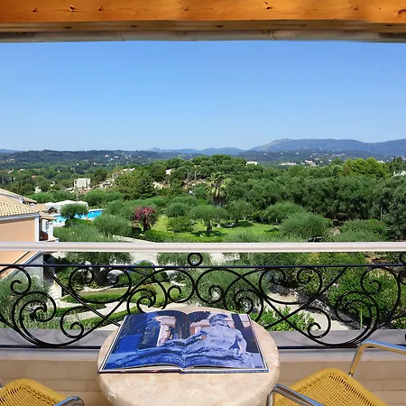 Nefeli Hotel 3*