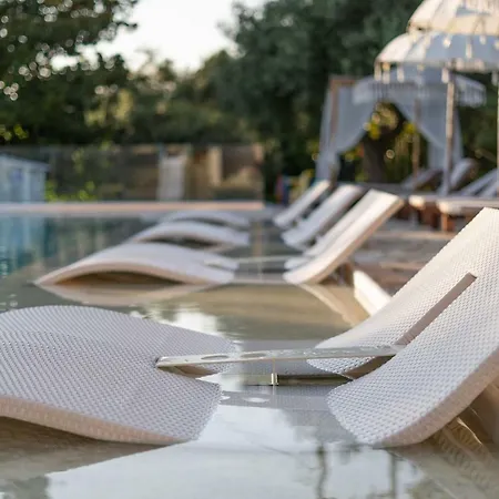 Nefeli Hotel Kommeno (Corfu)