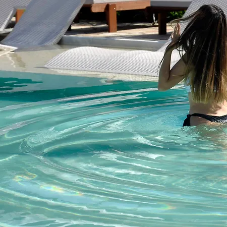 Nefeli Kommeno (Corfu)