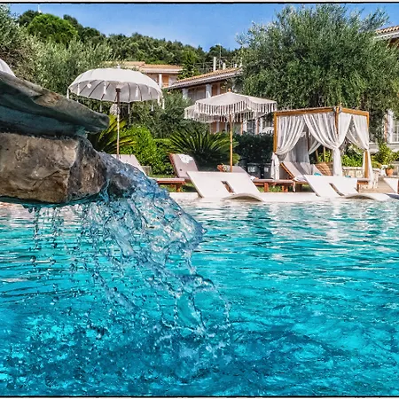 Nefeli Hotel